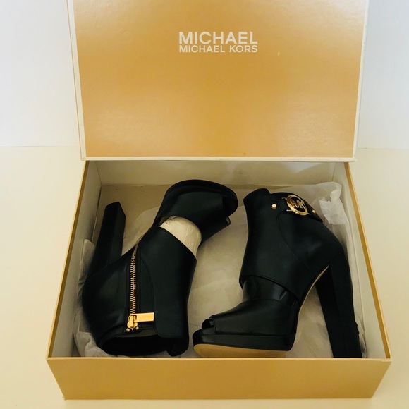 Michael Kors Shoes - Micheal Kors Black Wyatt Leather Open Toe heel